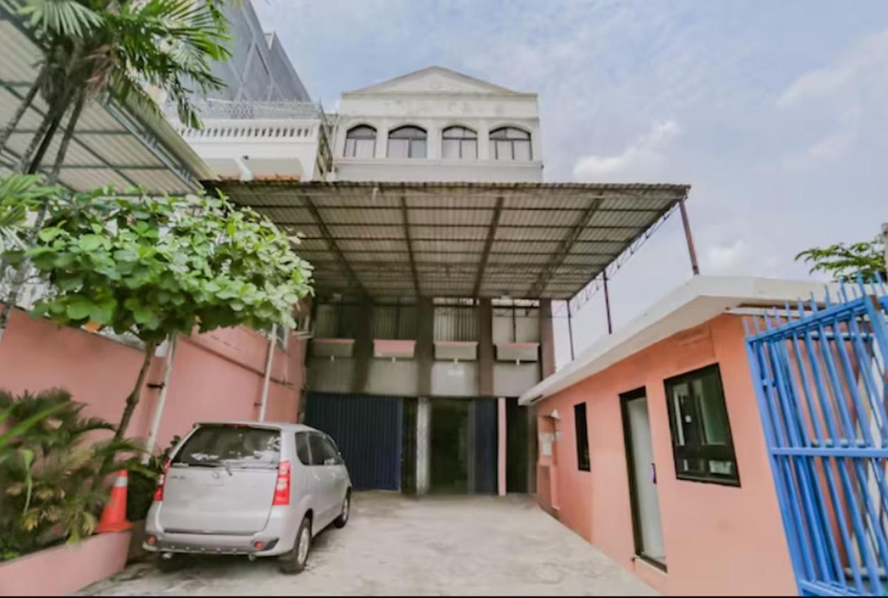 ホテル Reddoorz Syariah Near Stasiun Karet ジャカルタ エクステリア 写真